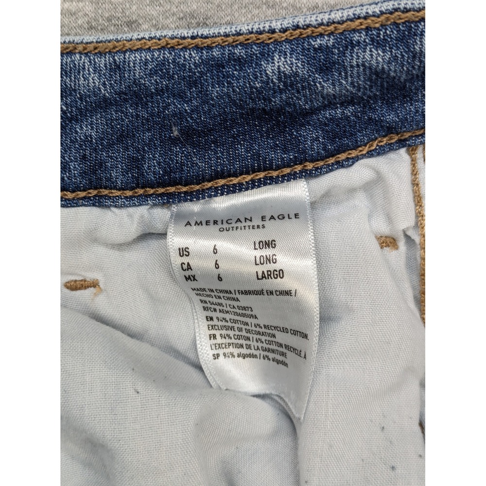 American‎ Eagle Mom Jeans Ripped Distressed Highest Rise Light Wash Size 6 Long - Picture 7 of 10